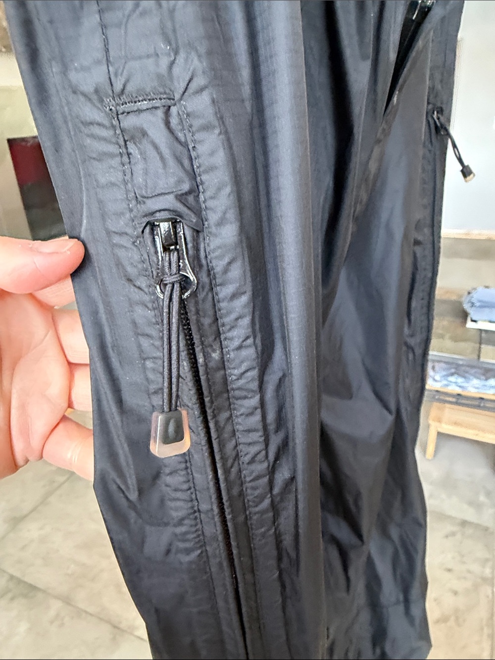 Cabela's Black Nylon Shell Rain pants with side zippers size M - Picture 4 of 6